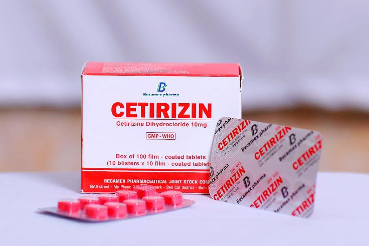 Thuốc Cetirizin bày bán trên thị trường