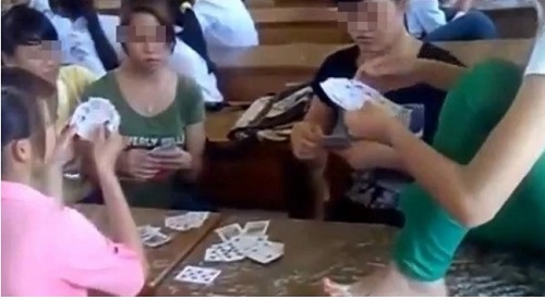 Danh Bai Trong Lơp