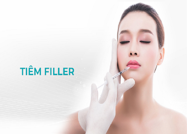 <center><em>Tiêm filler thuộc thủ thuật thẩm mỹ không xâm lấn</em></center>