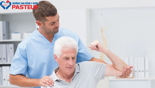 Vai trò của Bác sĩ Phục hồi chức năng trong điều trị bệnh