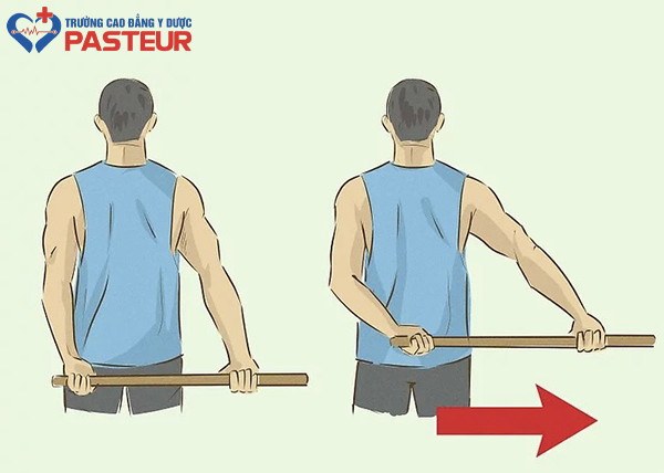 Bài tập xoay ngoài với gậy