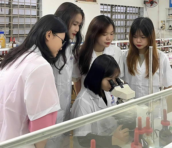 Dự đoán xu hướng điểm chuẩn ngành Xét nghiệm Y học