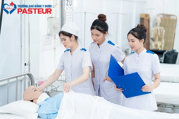 Hộ sinh là ai? Ngành Hộ sinh là gì?