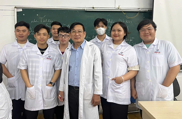 Các hệ đào tạo ngành Hộ sinh