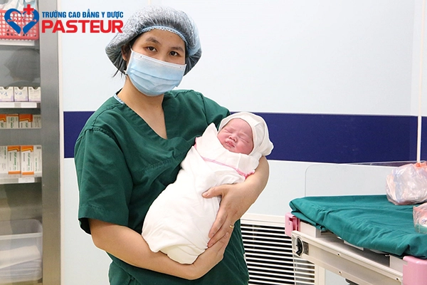 Các yếu tố ảnh hưởng đến lương ngành Hộ sinh