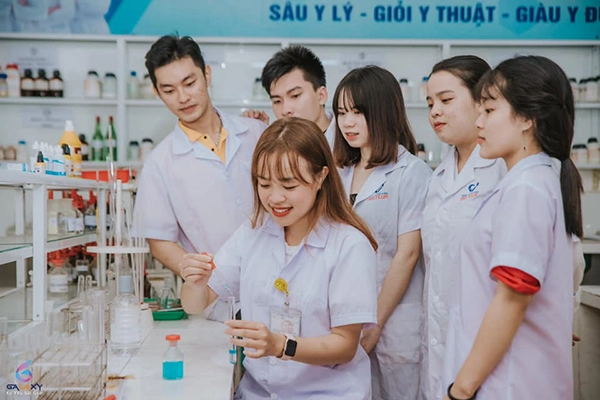 Giới thiệu chung về ngành Hộ sinh