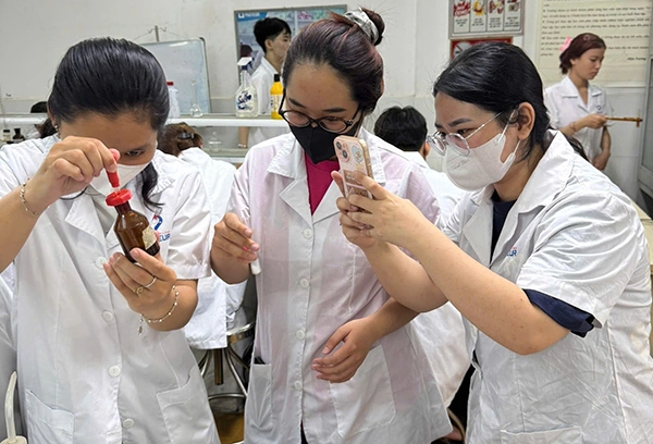 Không giỏi hóa có học được môn hóa sinh không?
