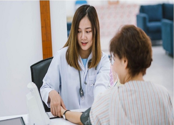 Y sĩ Đa khoa là ai?