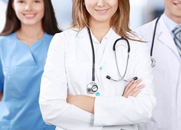 Nên học Y sĩ hay Điều dưỡng?