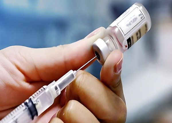 Dùng thuốc và theo dõi quá trình sử dụng.