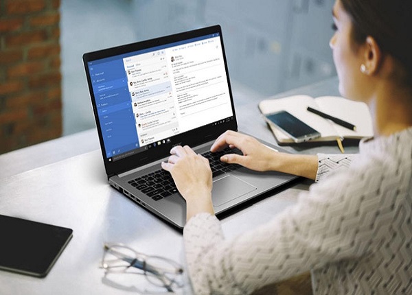 Laptop mang lại rất nhiều lợi ích cho sinh viên trong học tập